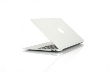 Преглед ябълка MacBook Air през 2010 г. (11, 6 