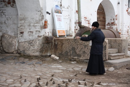 Insula reconcilierii cu privire la modul în care muzeul trăiește pe solovki sub controlul călugărului, afacerea turistică