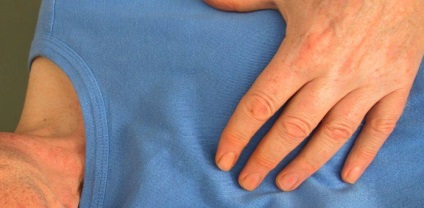 Ceea ce face ca degetele de pe brațul stâng să fie rănite și să crească amorțite