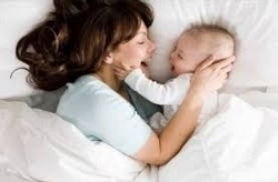 De ce copiii sunt mulțumiți când sunt mângâiați pe capul maternității