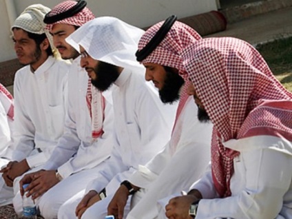 Miért a férfiak nem öltöztünk a sunnah