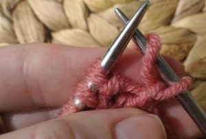 O lecție detaliată despre cum să terminați tricotarea pe fotografii și videoclipuri