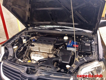 Verificarea nivelului și completarea uleiului de motor mitsubishi galant ix 2003