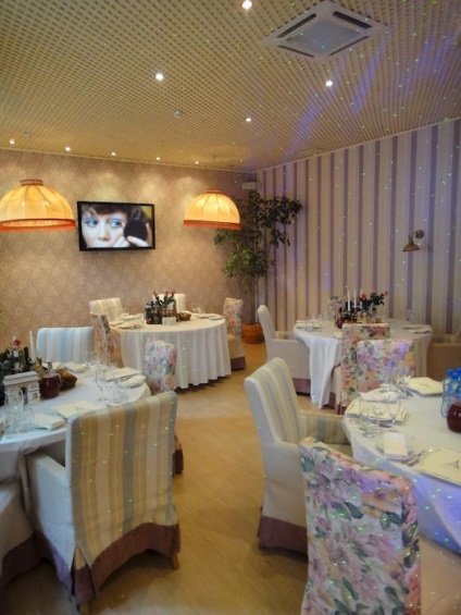 Restaurantul dacha invită să sărbătorească nunta înconjurată de flori!
