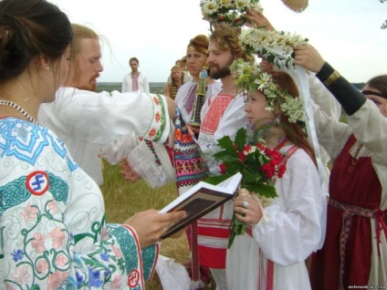 Tradițiile și obiceiurile rusești ale nunții, fotografii video