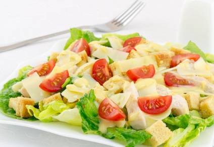 Saláta „Caesar csirkével”