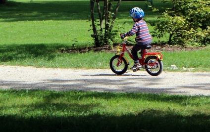 Hét ok, amiért egy kerékpár hasznos a gyermek számára - itmama