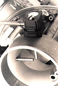 Sistem automat de injecție a combustibilului prin intermediul unui jet