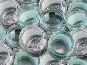Sterilizálja az üvegeket a mikrohullámú - valamint, hogy hány percig