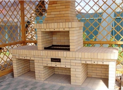 Construim un brazier dintr-o cărămidă ieftină și fiabilă