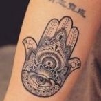 Tatuaje de mână hamsa - fotografie și precizie de tatuaj