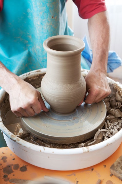 Asta! - Cum se face ceramica prin roata olarului, cuptorul si alte subtilitati