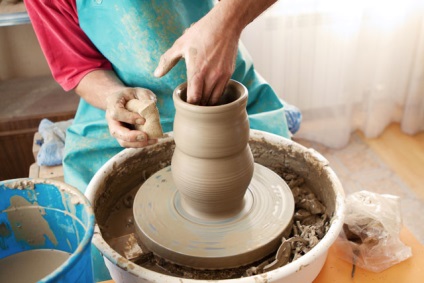 Asta! - Cum se face ceramica prin roata olarului, cuptorul si alte subtilitati