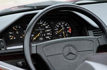 Tunerii farurilor Mercedes 200 cu mâinile lor
