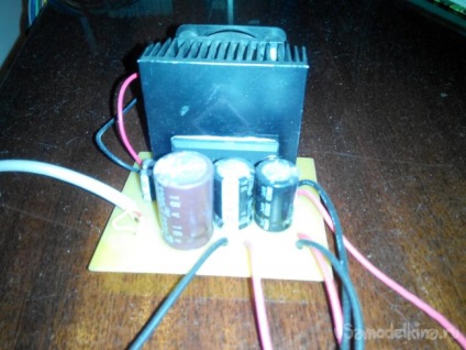 Amplificator 2 x 30 watt 12 volți, circuit de lucru