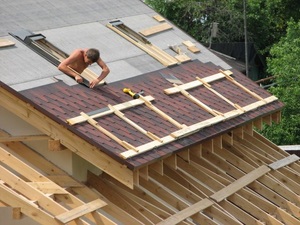 Montarea pardoselii sub placa ondulată pe acoperiș și pe pereți, pasul pardoselii sub pardoseala profilate, clasa master