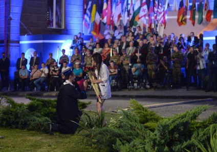 Absolventul a decis să facă o ofertă cu 30 de minute înainte de ceremonia de absolvire,