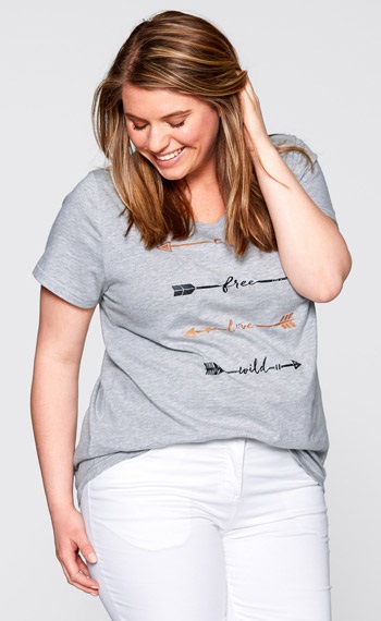 T-shirt pentru femei de dimensiuni mari (70 de fotografii) modele și stiluri populare