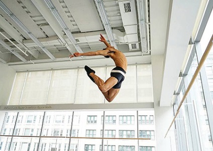 Az élet a két méteres férfi, mint a legmagasabb a világon a balett-táncos Fabrice kalmels modell lesz,