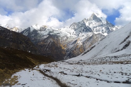 Annapurna este zeița maiestuoasă și mai periculoasă a Himalaya, lumea aventurilor