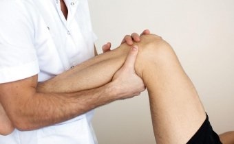 Durerea în genunchi diagnosticarea cauzelor, tratamentului, clinicii 