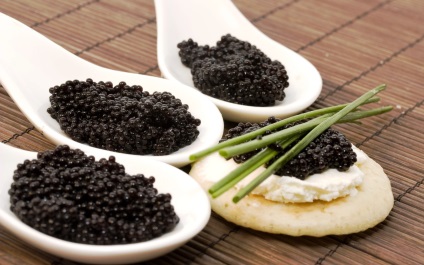 Sandvișuri cu caviar negru - un aperitiv original pentru masa festivă