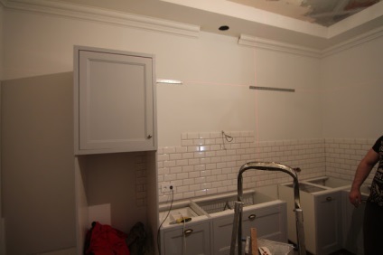 Jurnal al unui designer cum să ajusteze decalajul dintre pereți și dulapuri de bucătărie superioare