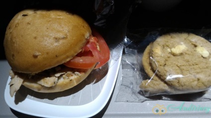 Companiile aeriene din Emirate - feedback despre modul în care sunt hrăniți pasagerii