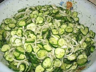 Főzés ízletes - saláta - nyers - uborka télen