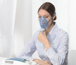 Inhalarea în timpul unui nebulizator de tuse - cum să petreceți copii și adulți