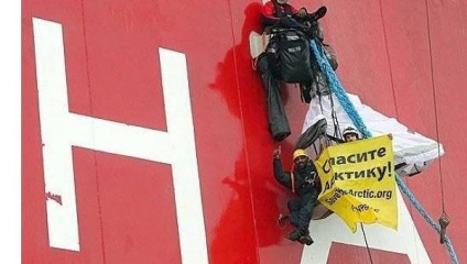 Greenpeace megrohamozta orosz fúrótorony