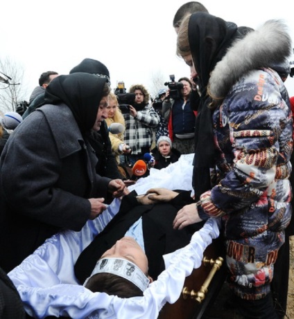 Hogyan mazurkát temették el a kiev alatt (fotó, videó)