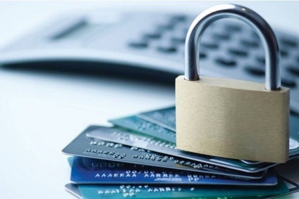 Cum de a proteja o carte bancar de scammers și trucuri lor