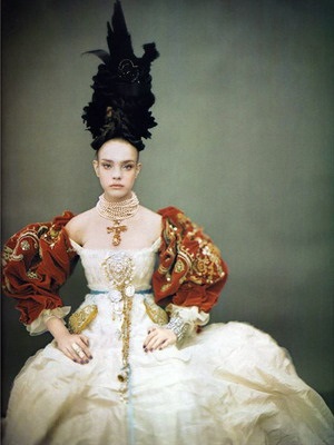 Costume în stil baroc, fotografii de costume pentru femei și bărbați