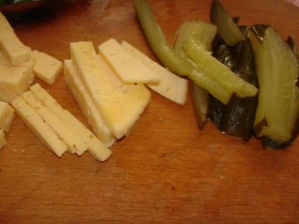 Cuișoare cu castraveți și brânză