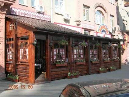 Cafenele de vară, restaurante panoramice din lemn