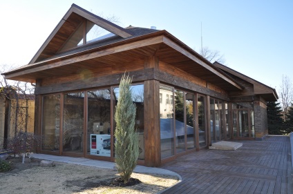 Cafenele de vară, restaurante panoramice din lemn