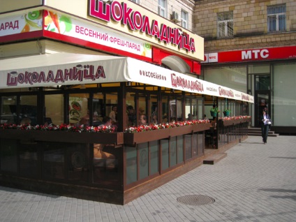 Cafenele de vară, restaurante panoramice din lemn