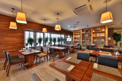 Cafenele de vară, restaurante panoramice din lemn