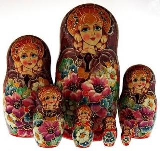 Matryoshka este un simbol al Rusiei și un sens sacru