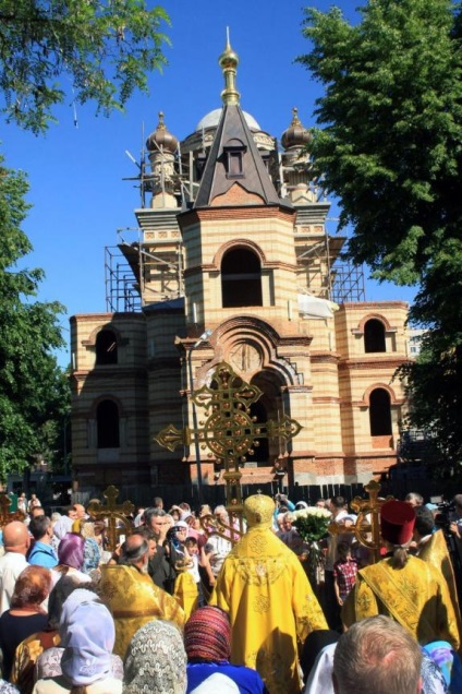 La biserica din Vinnytsia au fost făcute o cupolă și cruci, făcute pe viața ortodoxă