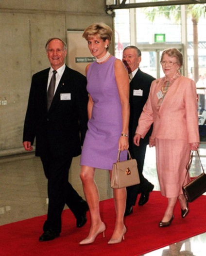 Promulgate noi fapte din viața personală a Prințesei Diana luptă cu bulimia și rivalitatea cu