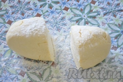 Biscuiți din produse de patiserie cu brânză de vaci - bagheli cu zahăr - rețetă cu o fotografie