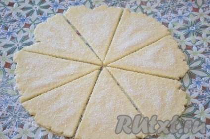 Biscuiți din produse de patiserie cu brânză de vaci - bagheli cu zahăr - rețetă cu o fotografie