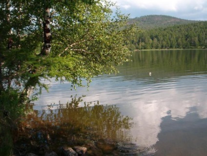 În Siberia - un lac sălbatic (sălbatic) din Khakassia