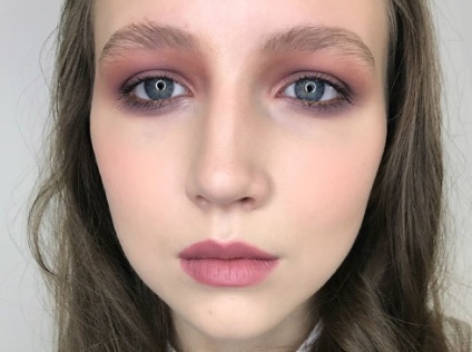 Îmbunătățirea artiștilor de make-up 2