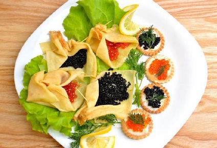 Festiv sandwich-uri cu rețete de caviar negru cu o fotografie de sandviș negru de caviar