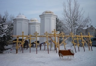 Presslife - raport foto despre cum să instalăm cupolele pe templu!