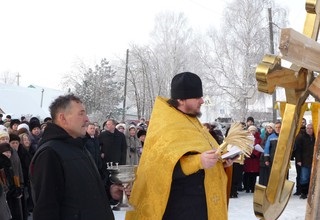 Presslife - raport foto despre cum să instalăm cupolele pe templu!