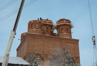 Presslife - raport foto despre cum să instalați cupolele pe templu!